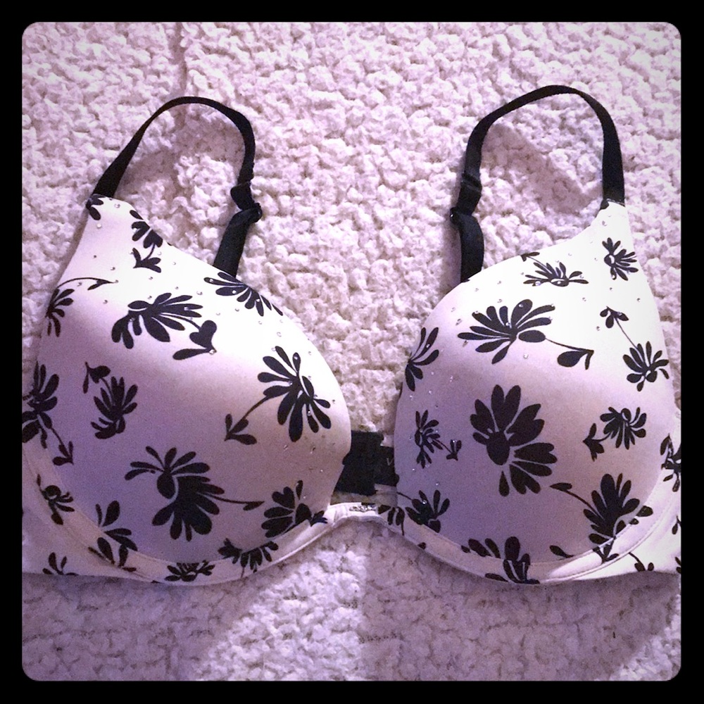 Black and white VS push up bra